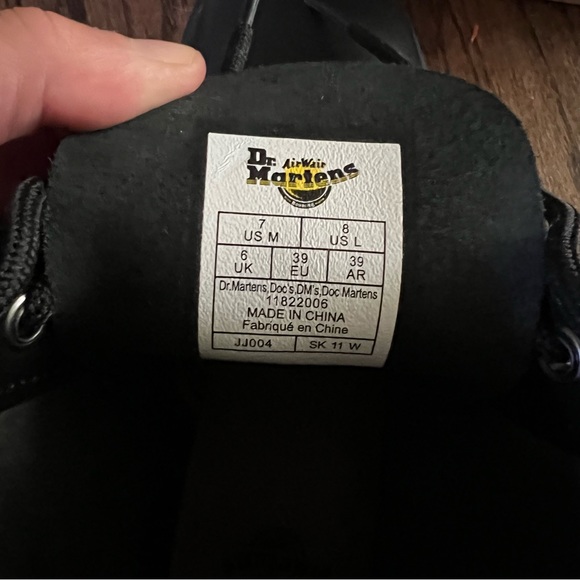 Dr. Martens 1460 Black Smooth Leather Combat Boot - Size Women’s 8, Men’s 7 - Picture 11 of 16